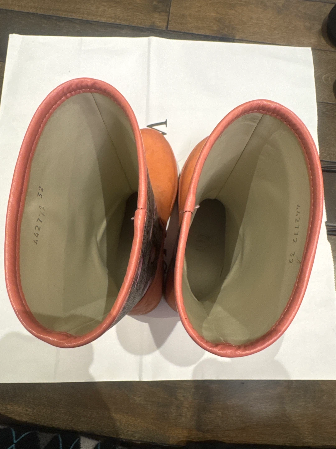 Gucci Kids Rain Boots Size 32 - photo 3