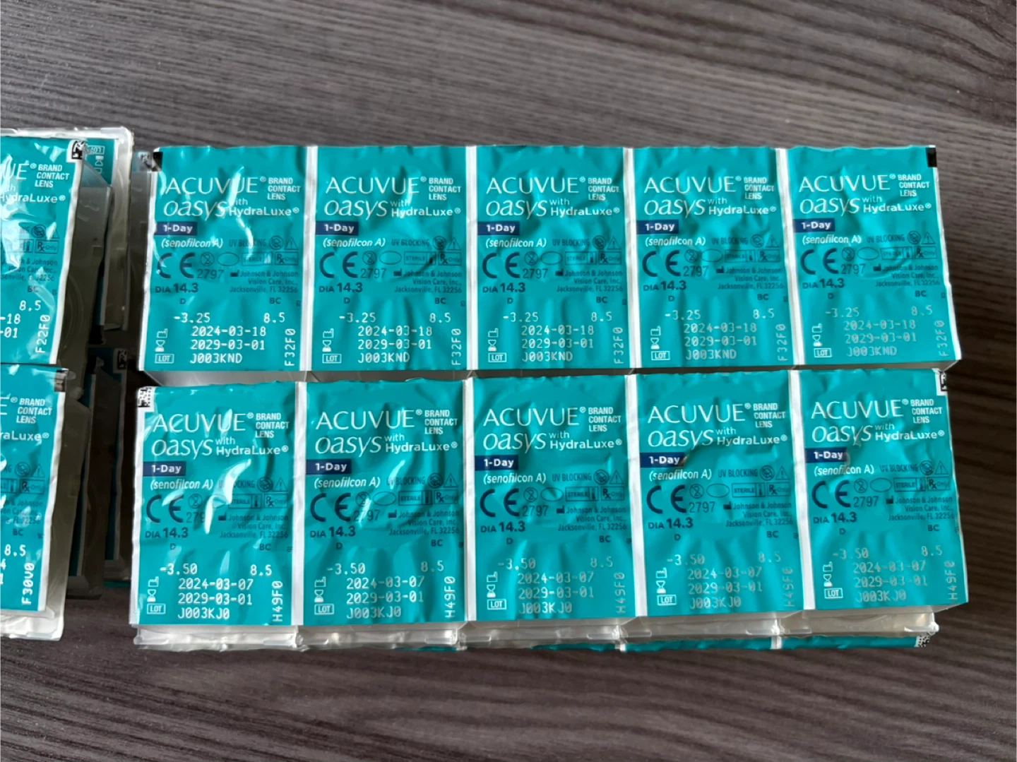 ACUVUE Oasys 1-Day Hydraluxe Contact Lenses - photo 2