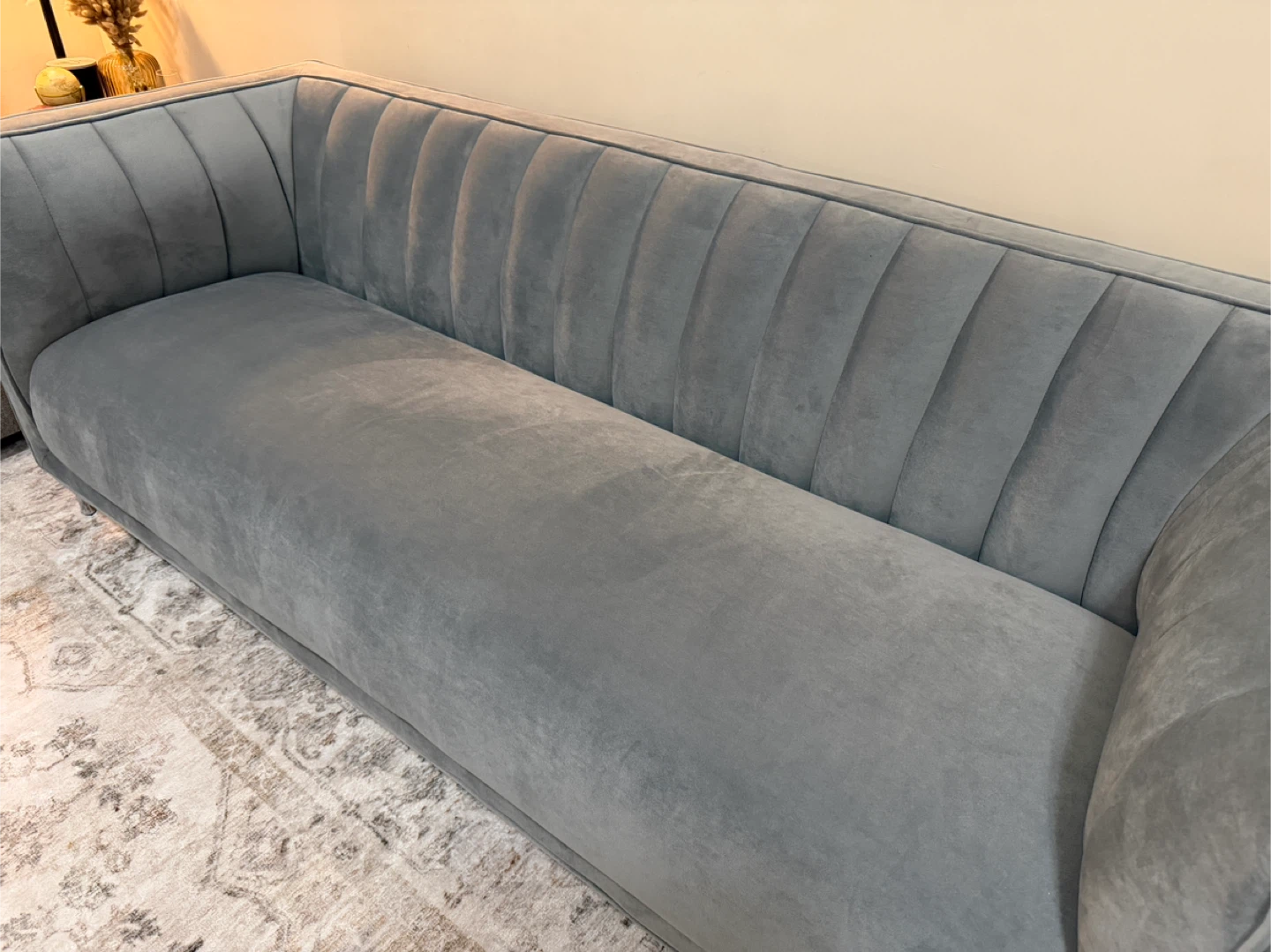 Brand New Modern Velvet Sofa – Light Grey – Never Used - photo 3