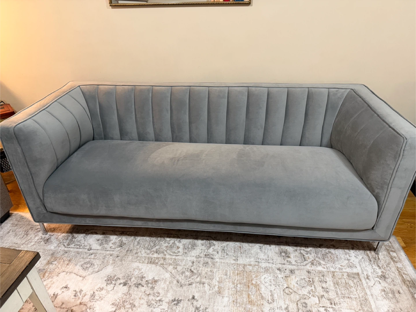 Brand New Modern Velvet Sofa – Light Grey – Never Used - photo 5