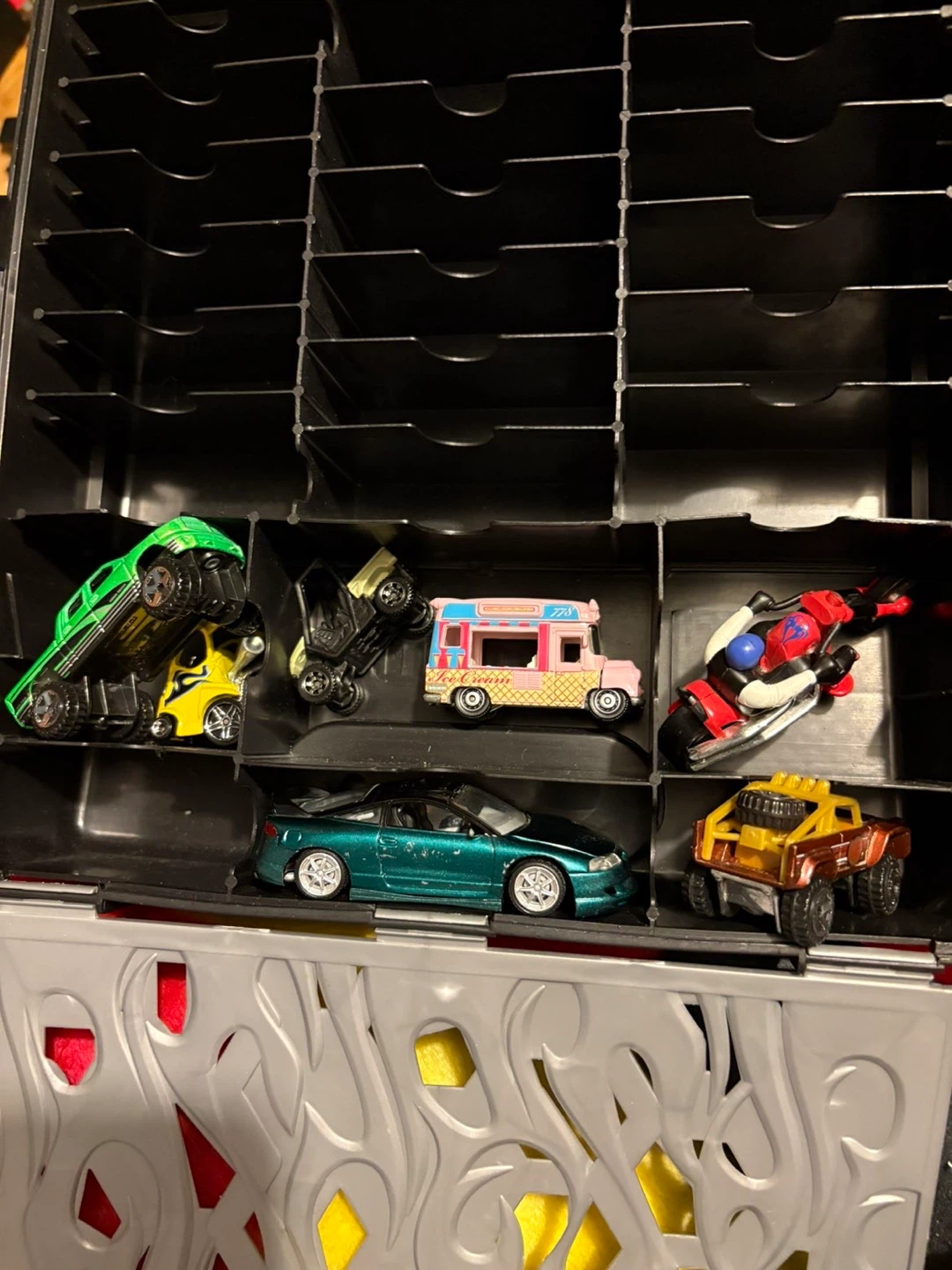 Hot Wheels Carrying Case Holds 73 Cars - photo 3