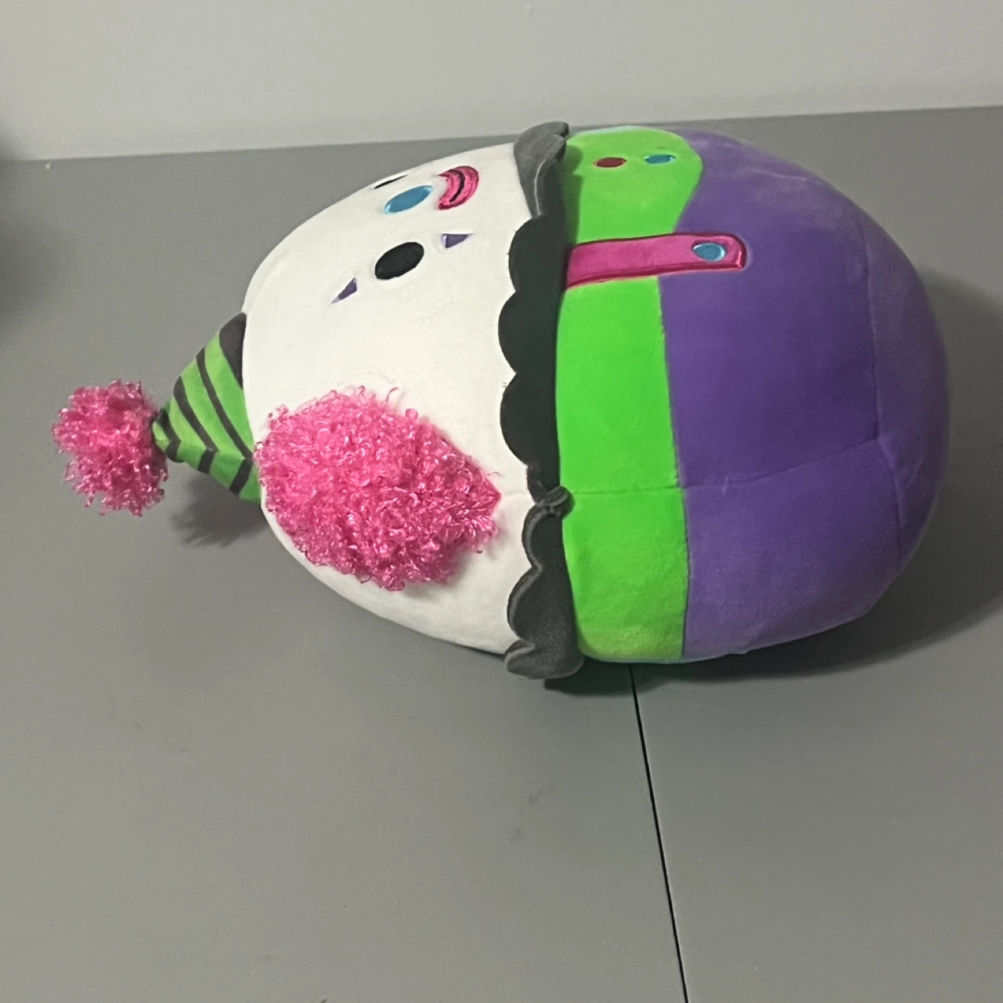Squishmallow Umberto the Clown Blacklight Squad 8” NWT - photo 4