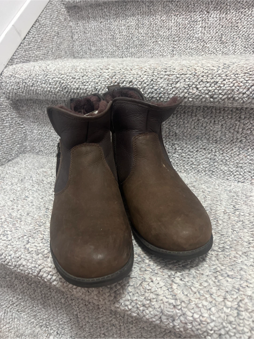 UGG Brown Leather Ankle Boots with Side Zip - photo 2