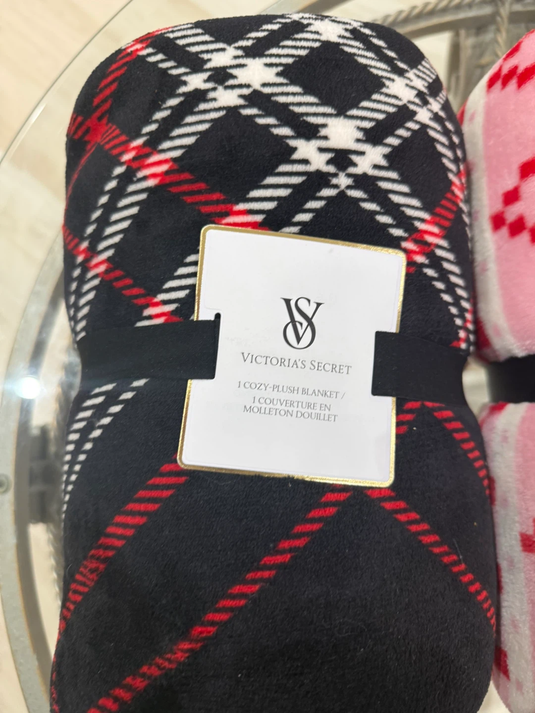 Victorias secret pink blankets - photo 3