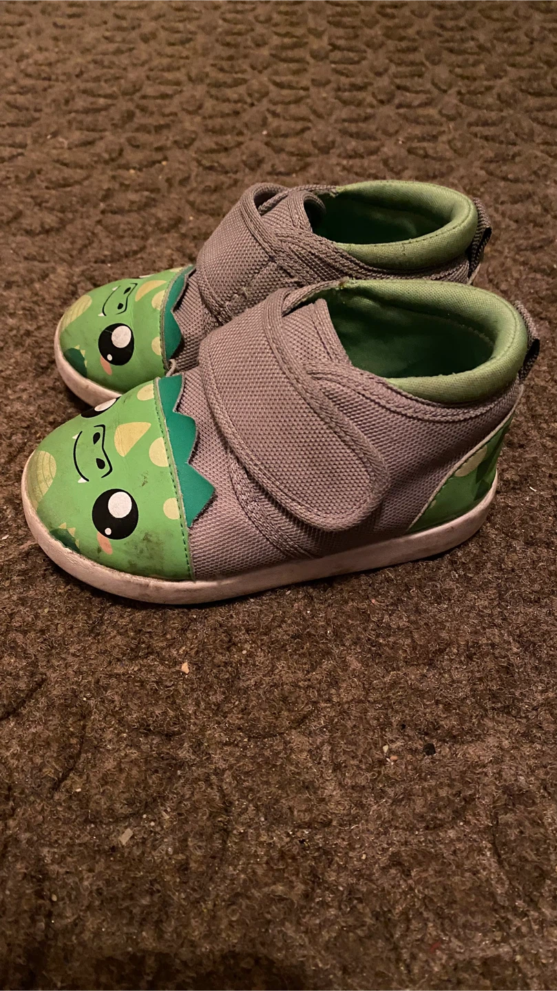 Ikiki Toddler Dinosaur Hook and Loop Sneakers Size 7 - photo 2