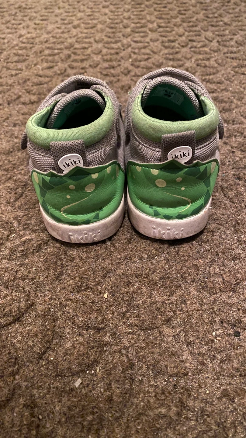 Ikiki Toddler Dinosaur Hook and Loop Sneakers Size 7 - photo 3