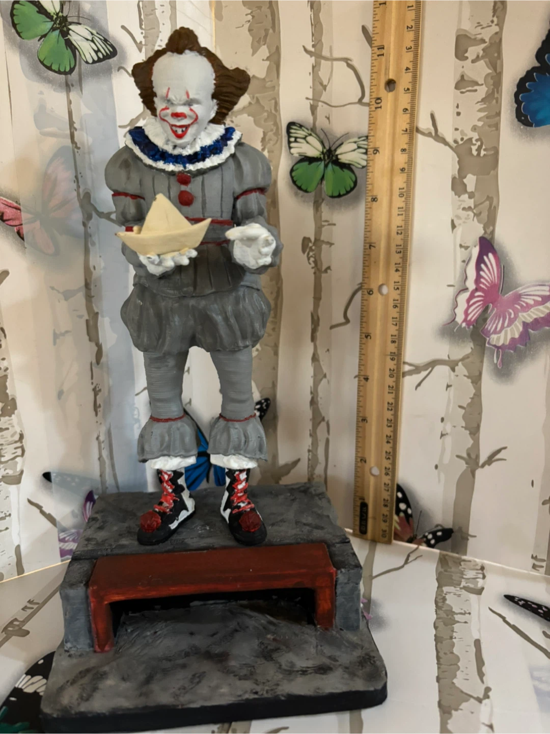 Pennywise Statue