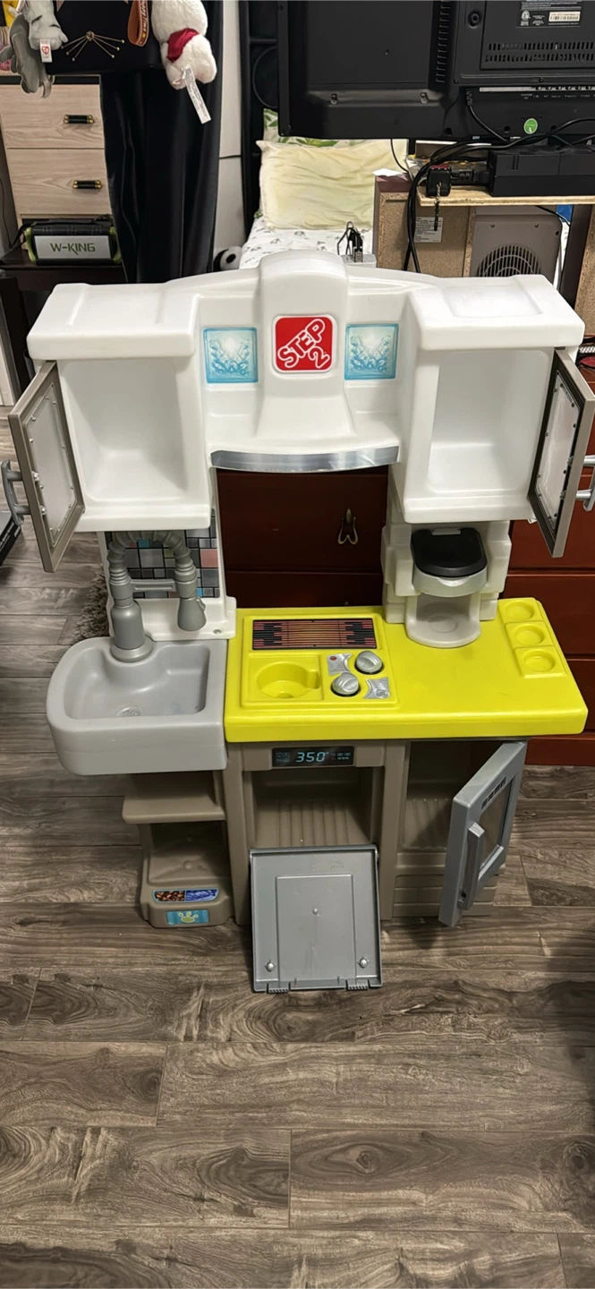Step2 Kids Play Kitchen - photo 3