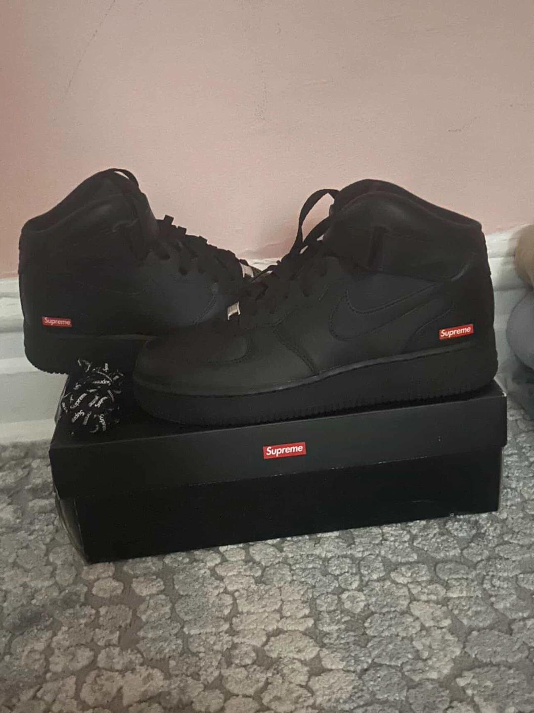 Supreme Nike Air Force 1 Mid Black