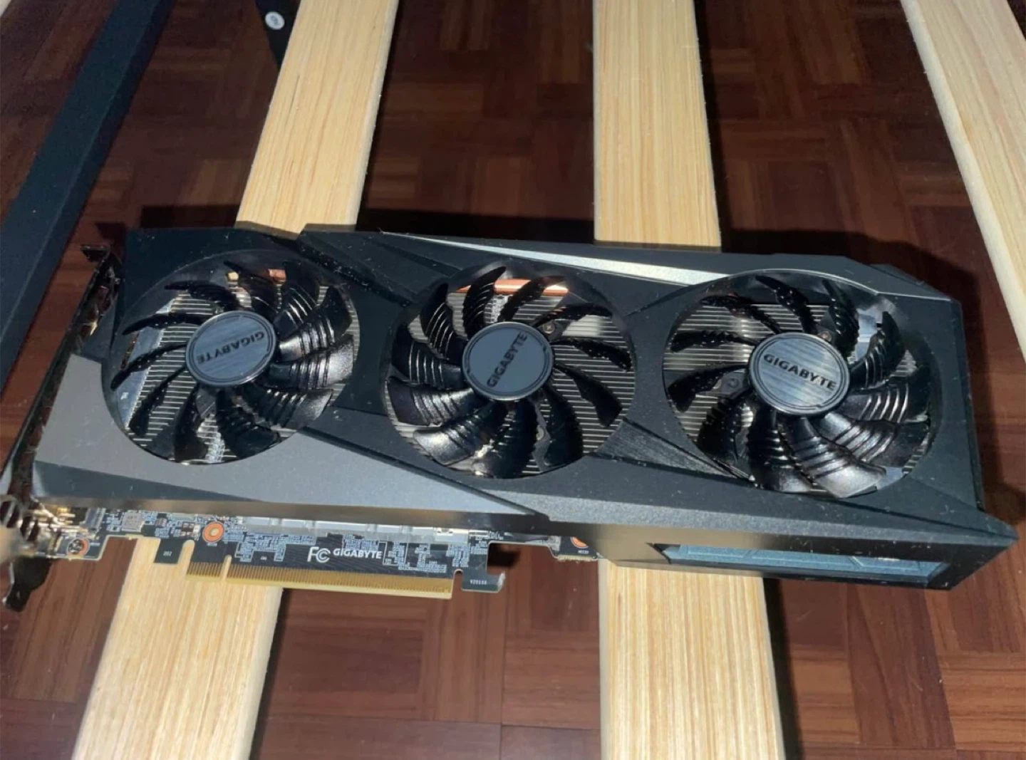 Gigabyte 3050 8gb gpu