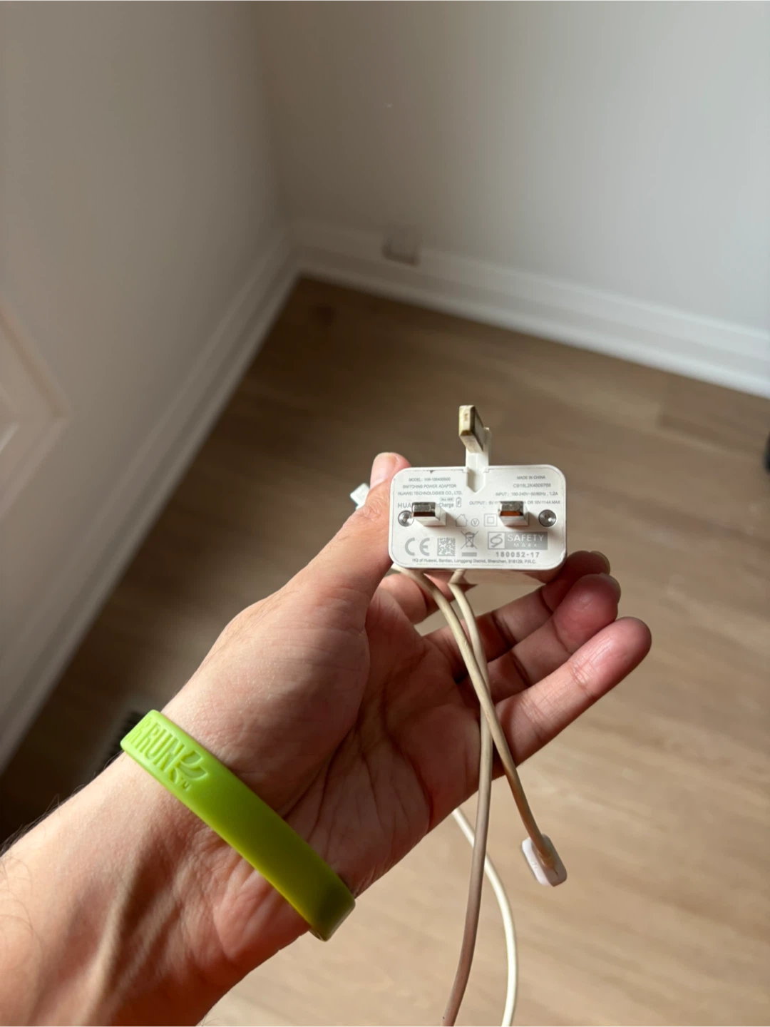 Huawei Fast Charger with USB Cable - photo 2