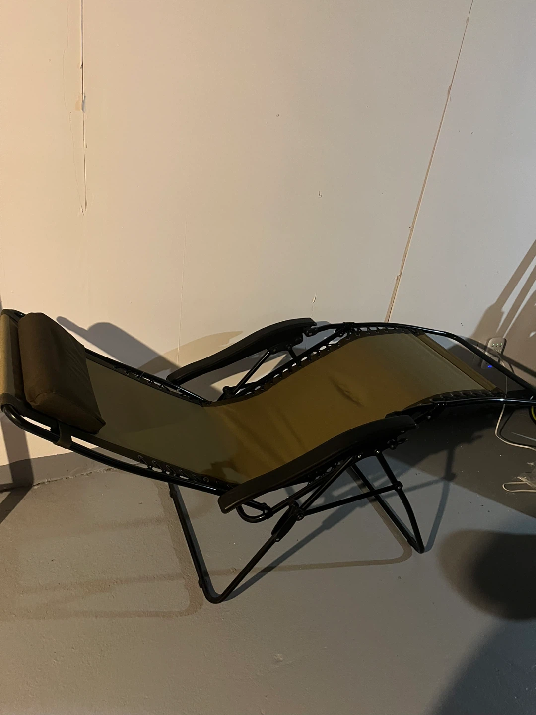 Pair of Zero Gravity Chairs - photo 3