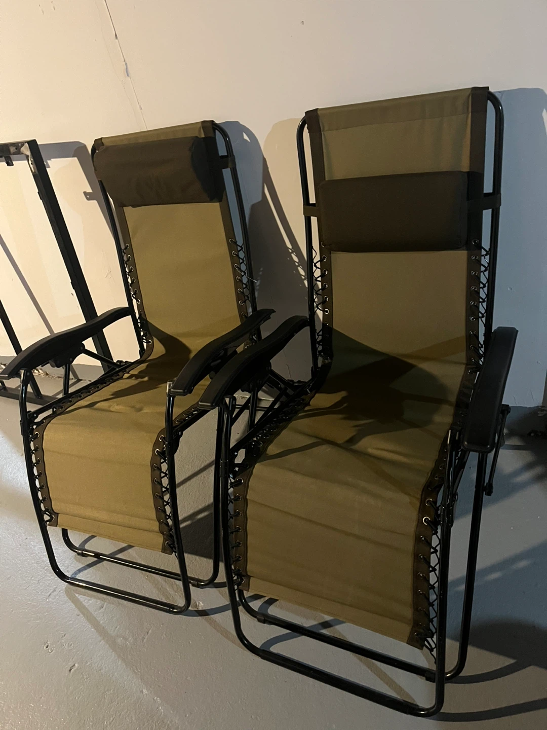 Pair of Zero Gravity Chairs - photo 2