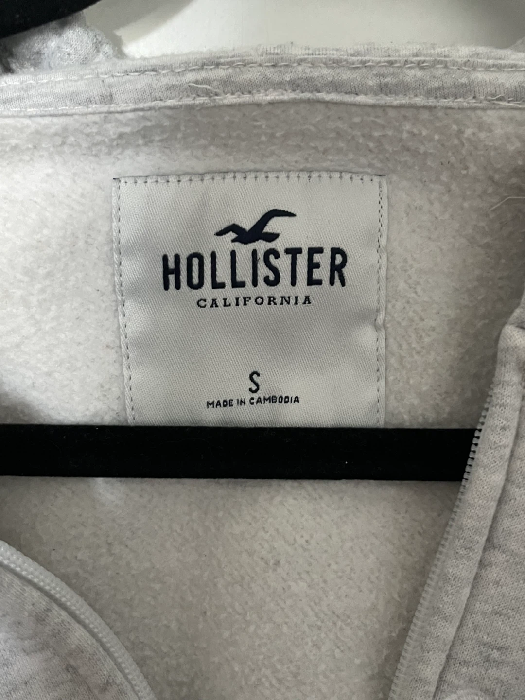 Hollister Light Grey Zip-Up Hoodie | Women - photo 3