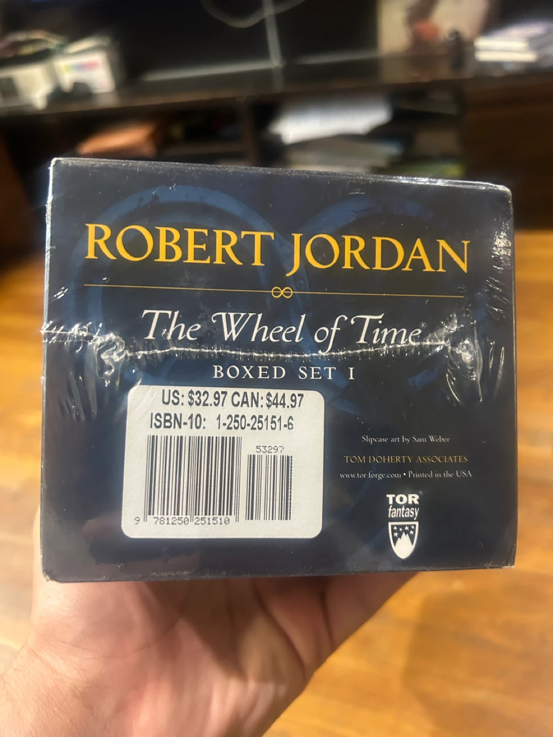 Robert Jordan The Wheel of Time Boxed Set I Books 1-3 - photo 3