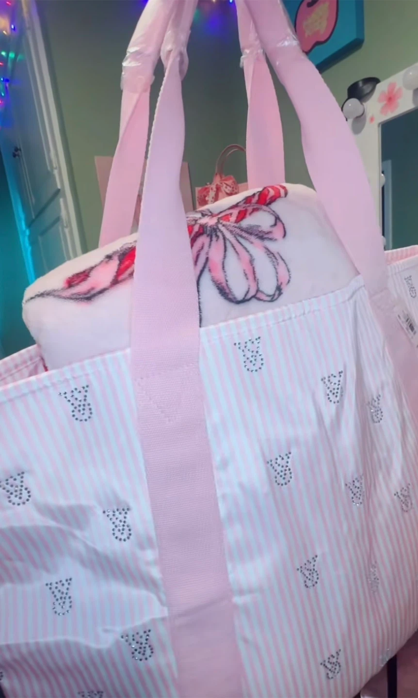 Victoria's Secret Pink Tote Bag with Candy Cane Scarf - photo 3