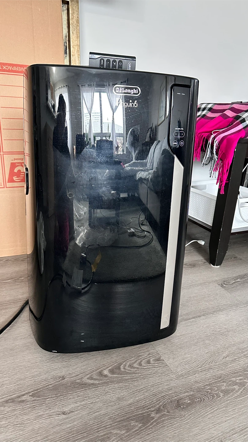 De’Longhi Pinguino Portable AC 14,000 BTU (Used, Good Condition)
