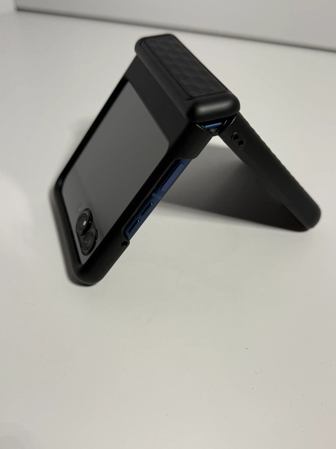 Motorola Razr 2025 - Unlocked - 256GB - photo 2