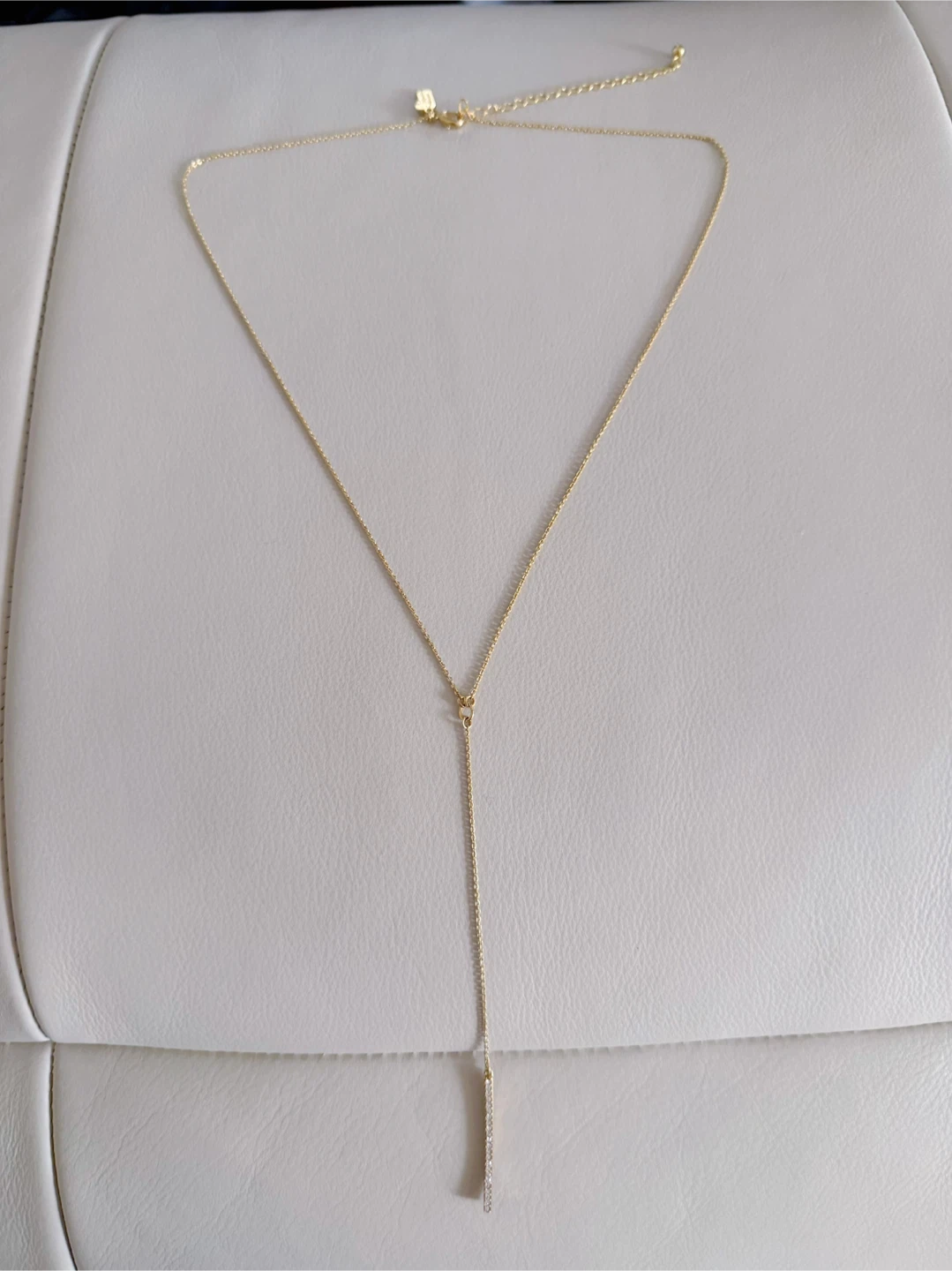 Gold Tone Necklace with Rhinestones