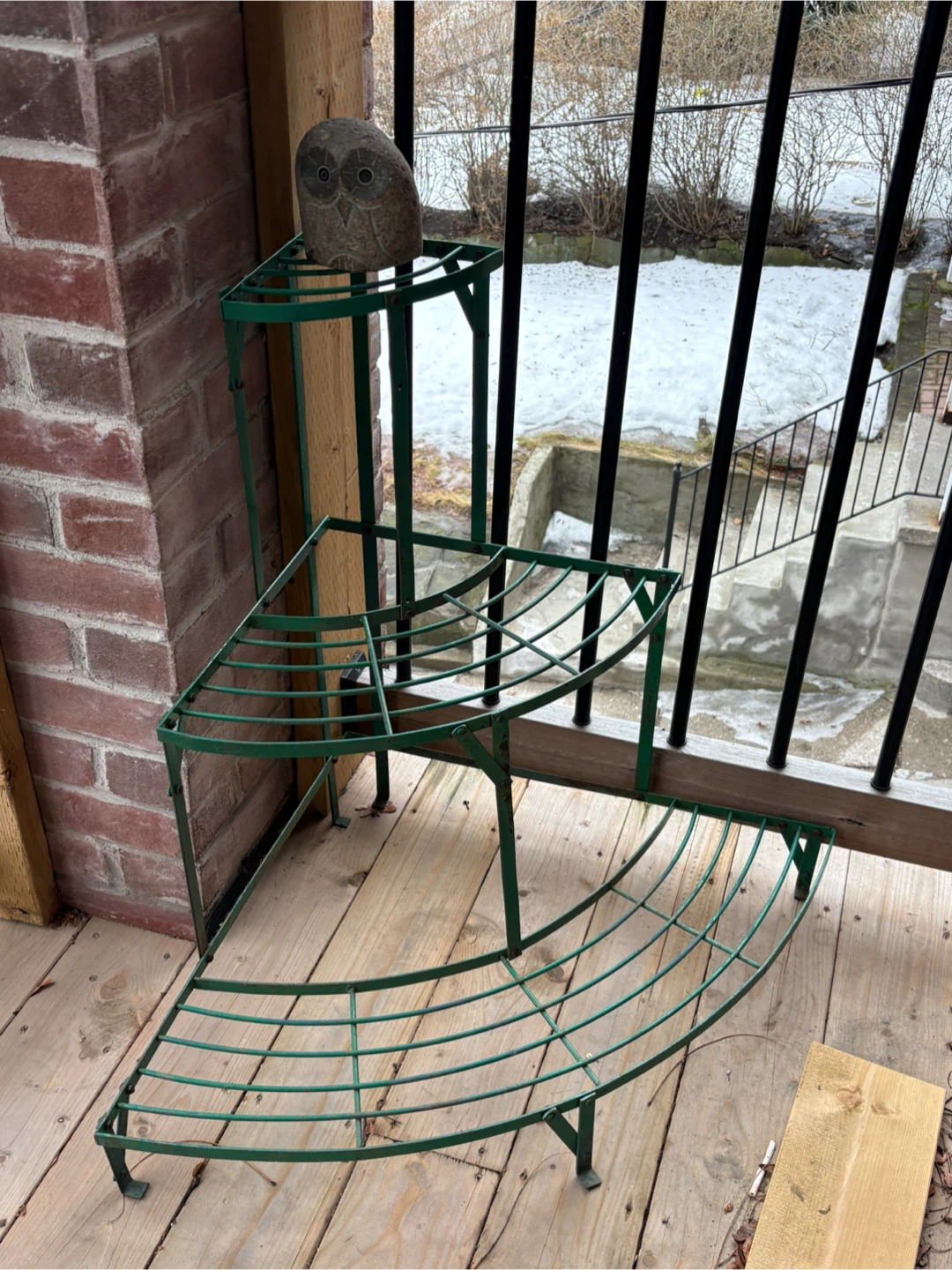 Green Metal Corner Plant Stand