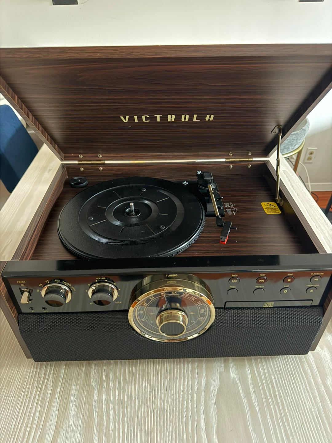 Victrola 3-Speed Turntable with Bluetooth - photo 2