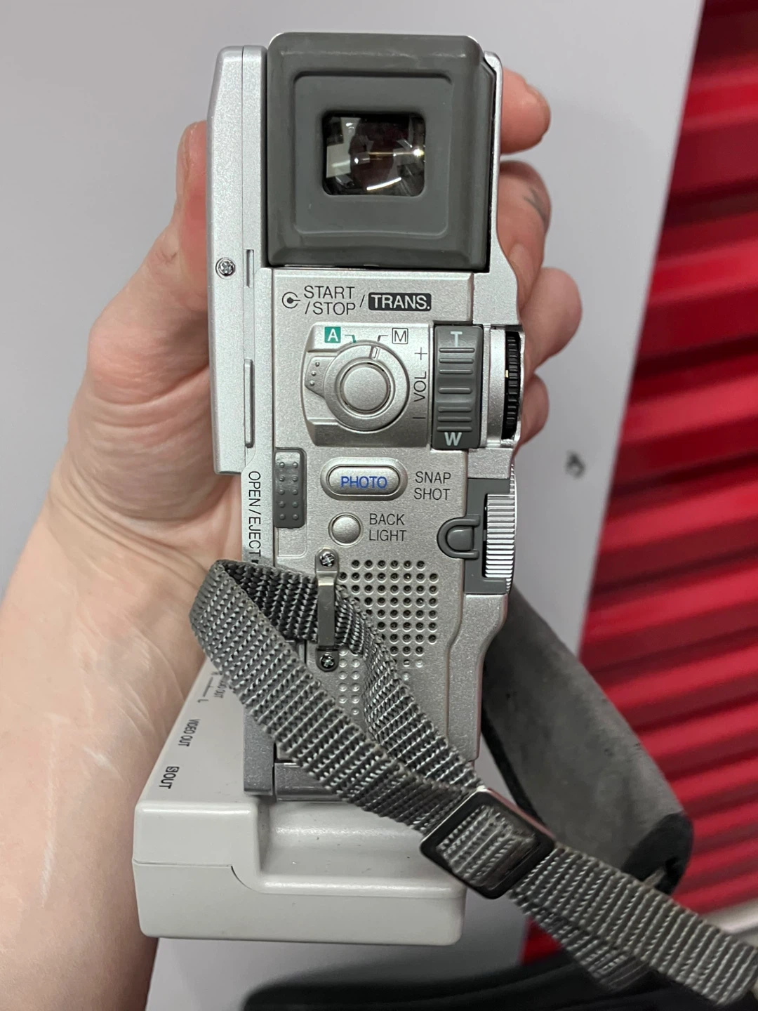 JVC GR-DVM70 Camcorder - photo 5