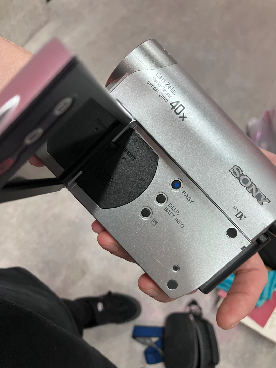 Sony Handycam DCR-HS82 camcorder - photo 3