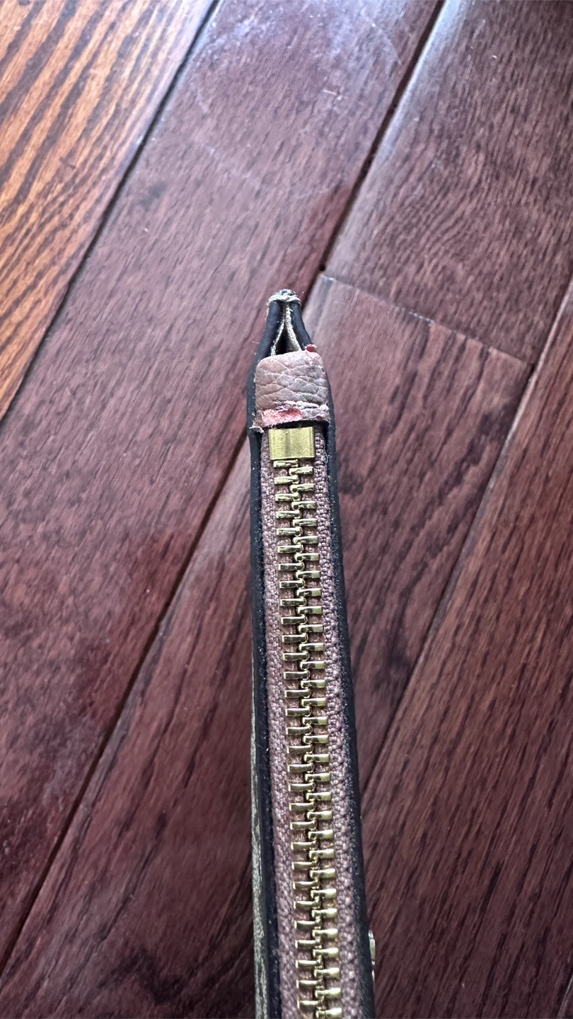 Michael Kors MK Signature Wristlet Pouch - photo 5