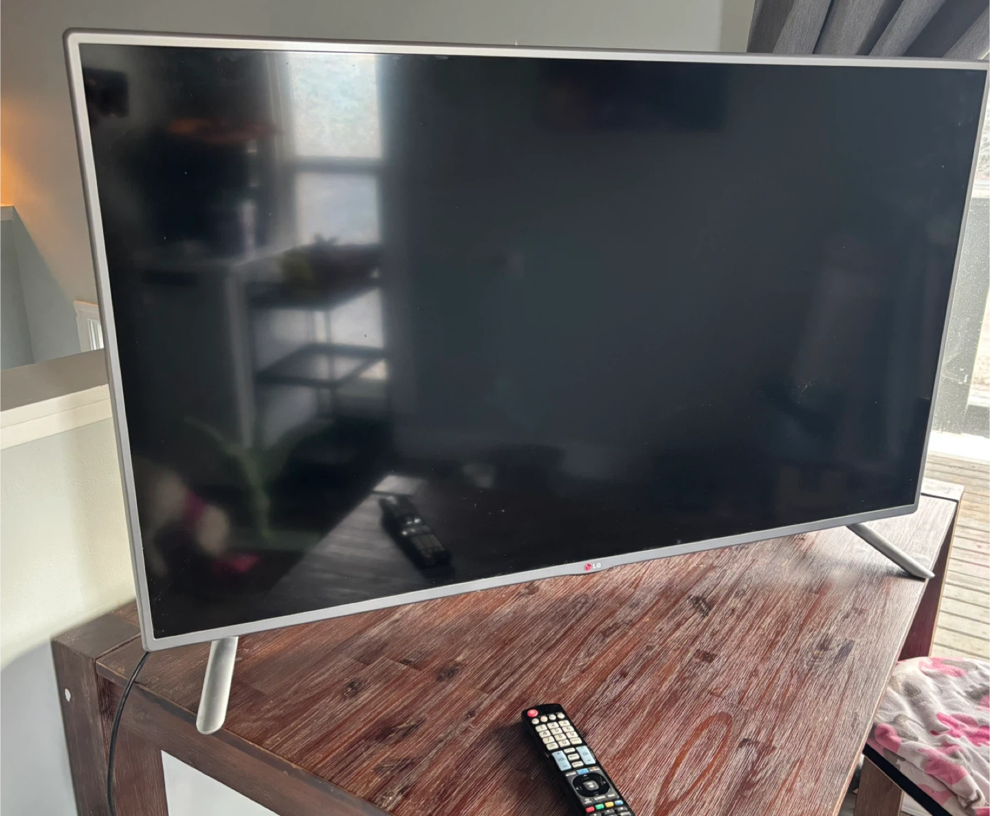 LG 50 inch TV