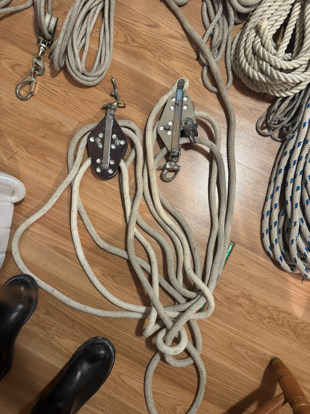 Lot of Ropes and Pulleys - photo 2