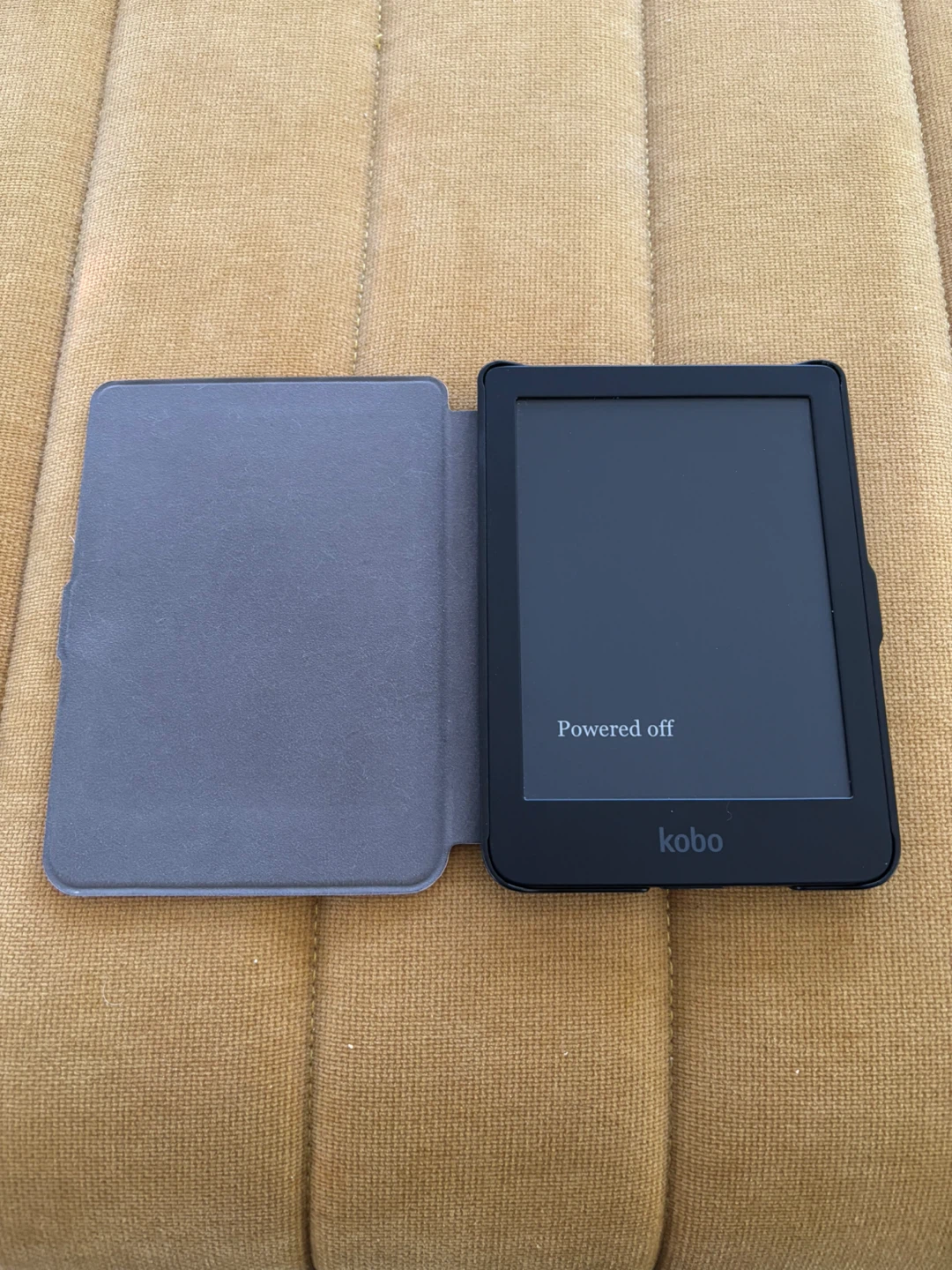 Kobo e-Reader & two cases - photo 4