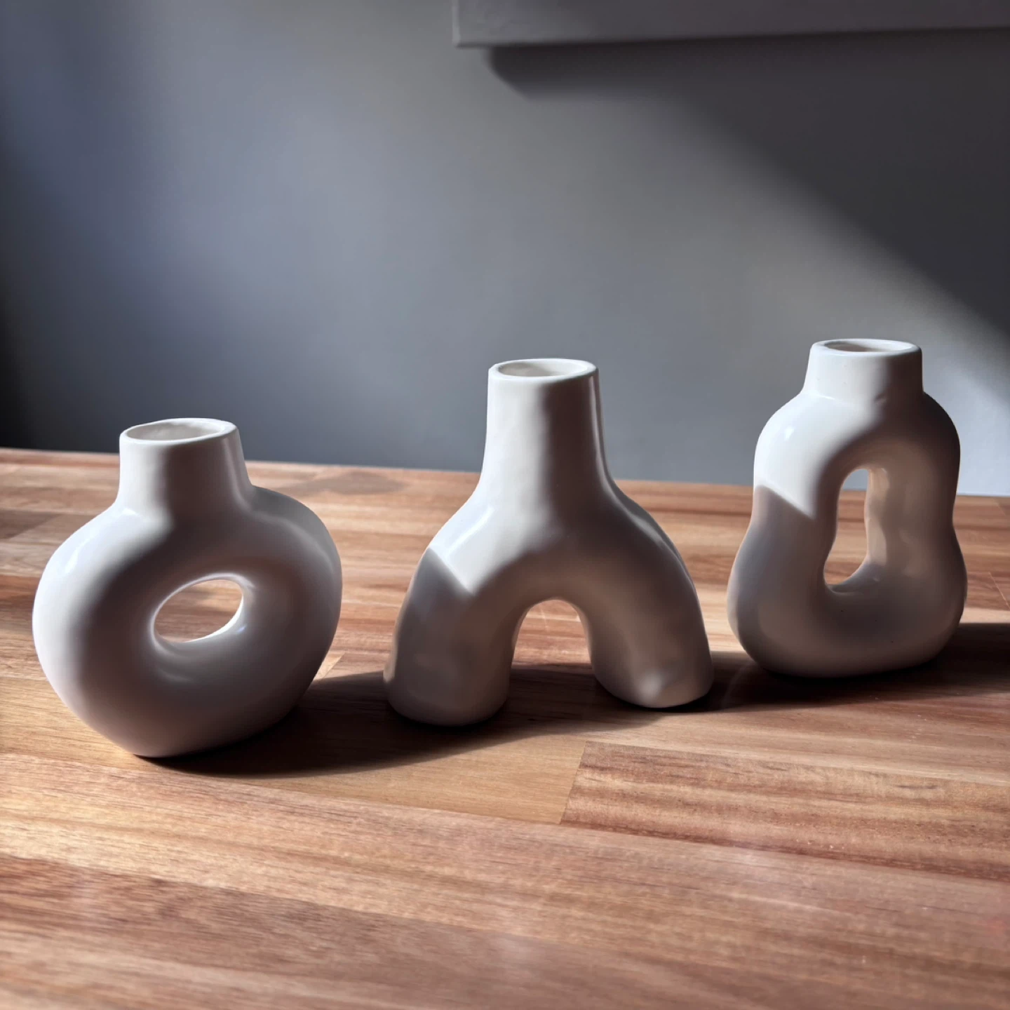 Set of 3 White Small Ceramic Vases - photo 2