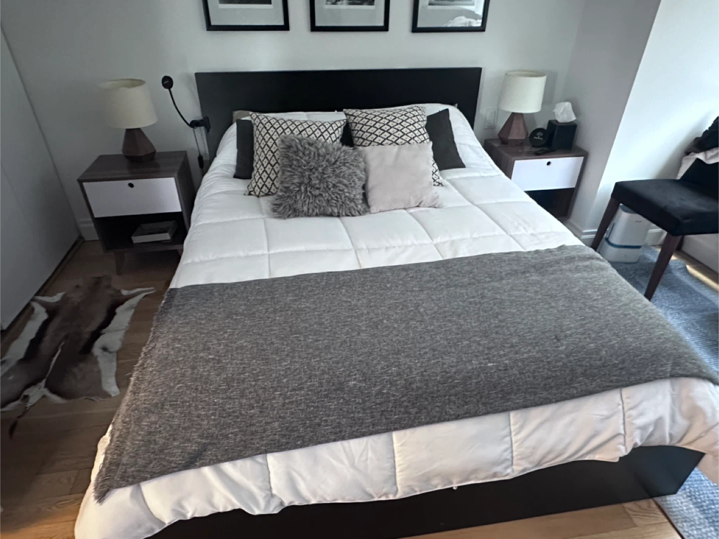 Queen Size Bed Frame  + mattress + 2 nightstands - photo 2