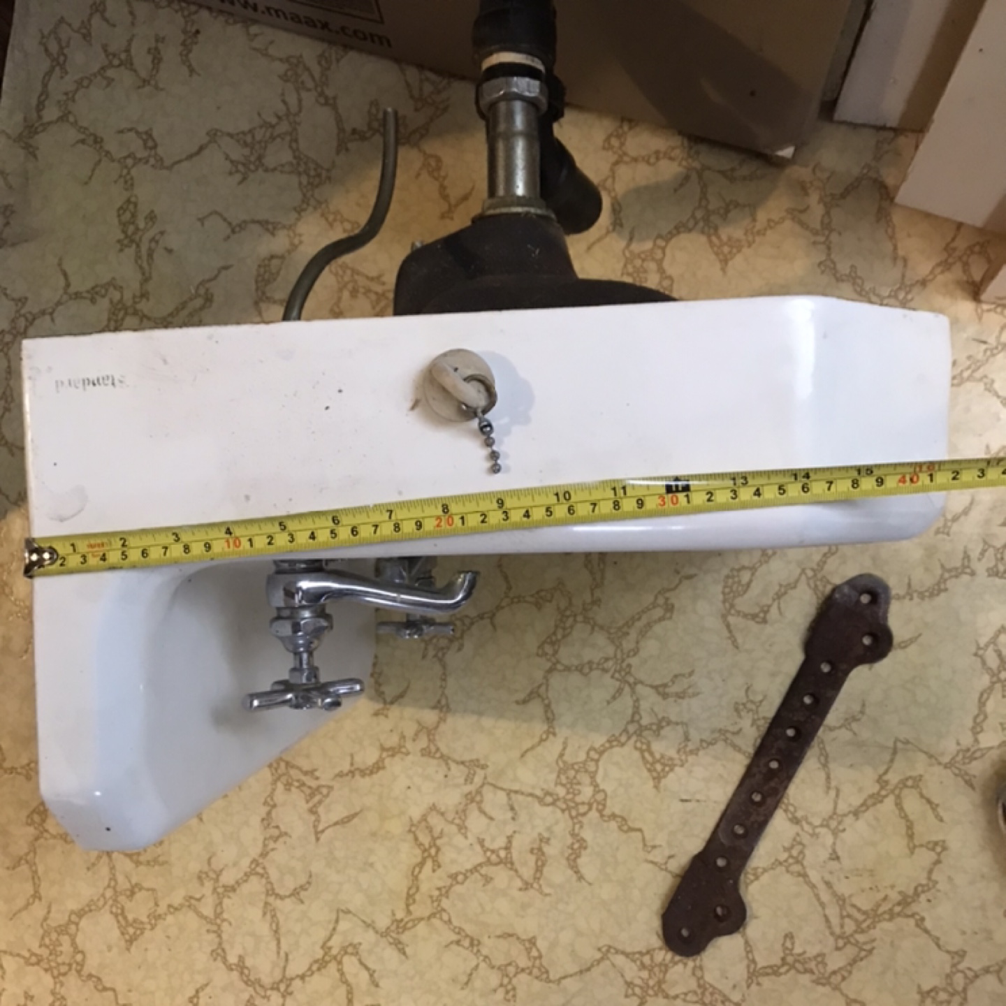Antique American Cast Iron Sink with Accessories - photo 4