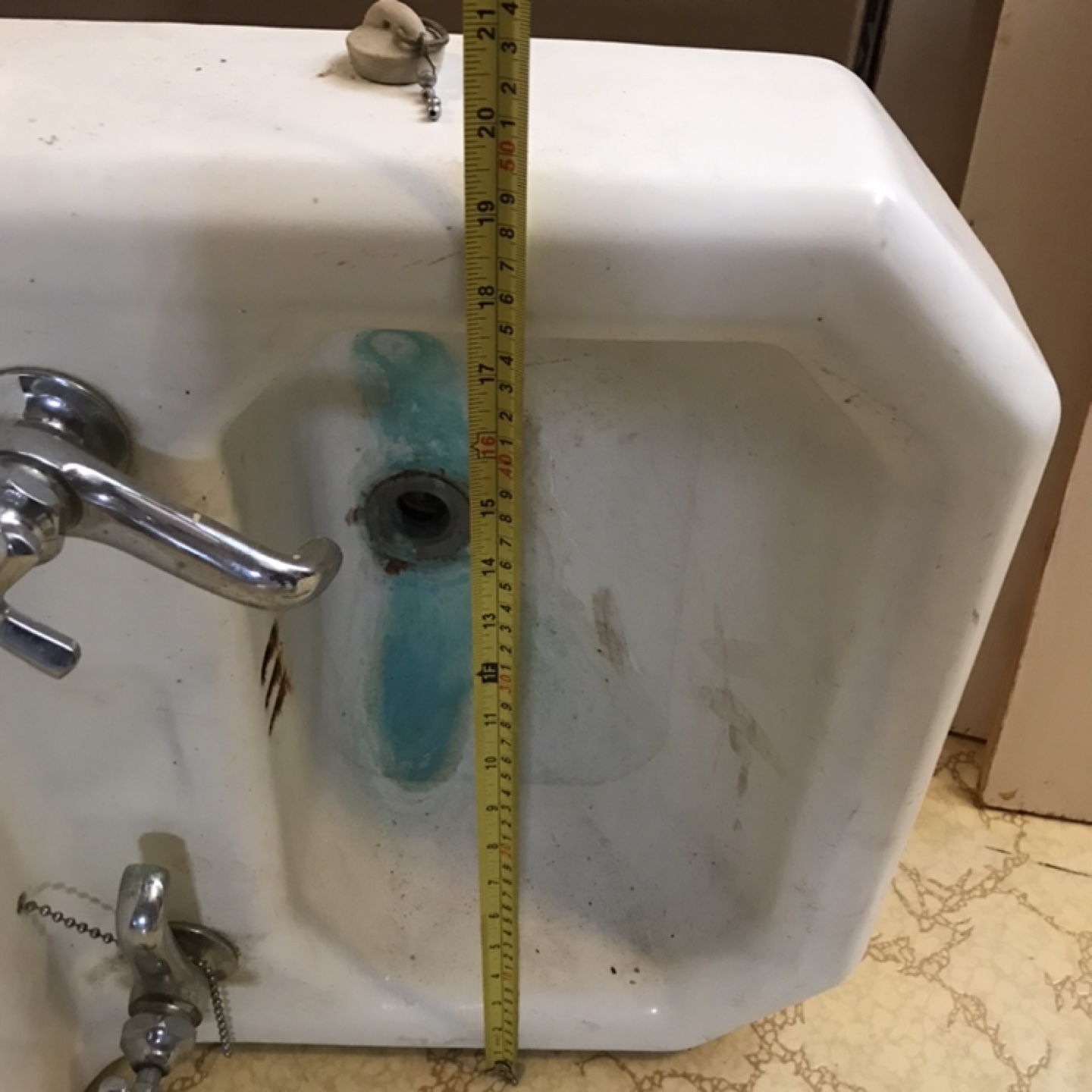 Antique American Cast Iron Sink with Accessories - photo 5
