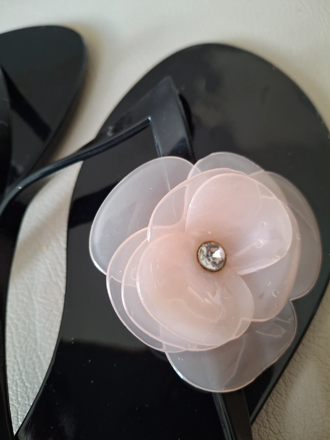 MIXIT black flip flops with flower detail (never been worn) - photo 5