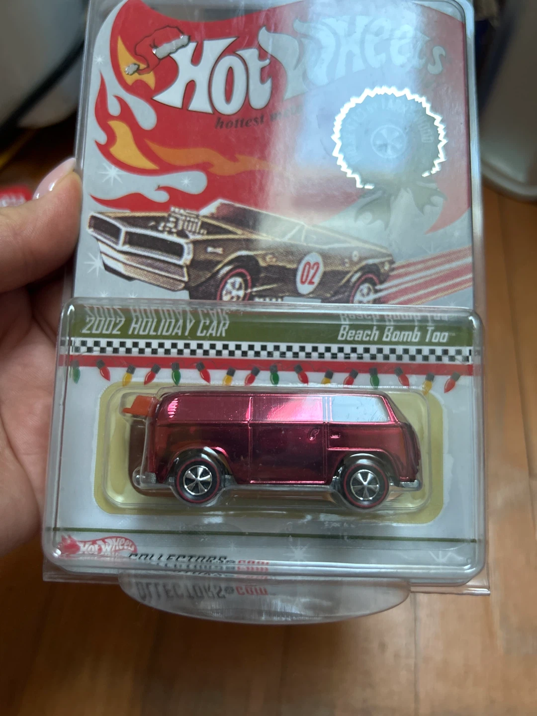 Hot Wheels 2002 Holiday Car Beach Bomb Too Red #4135/10000 - photo 2