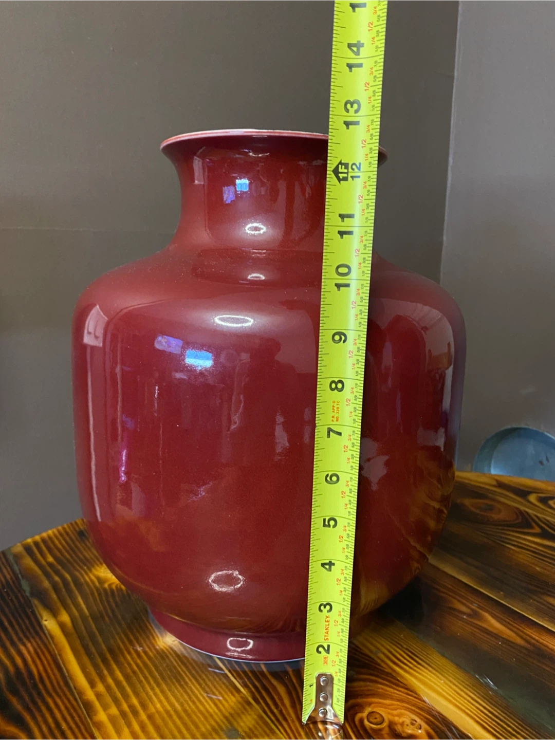 Red Porcelain Monk Vase - photo 2