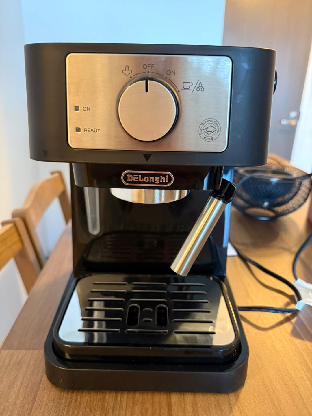 DeLonghi Stilosa Espresso and Cappuccino Maker - photo 2