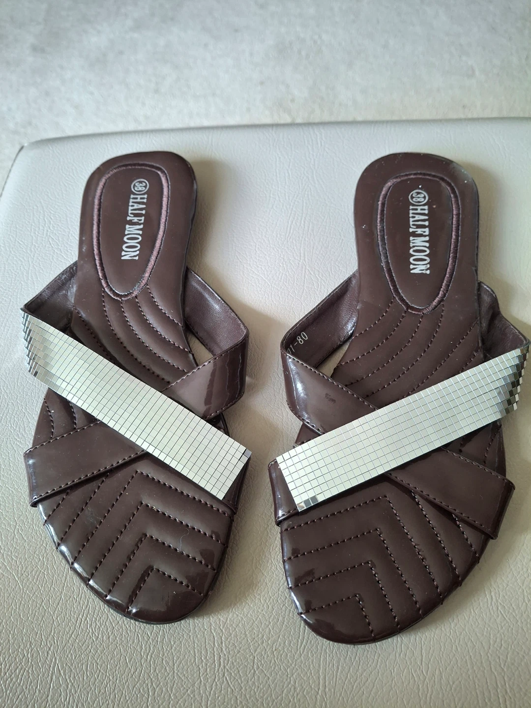 Half Moon brown sandals with silver crossover detail (unworn) - photo 2