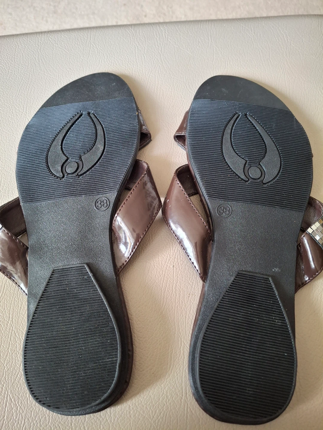 Half Moon brown sandals with silver crossover detail (unworn) - photo 4