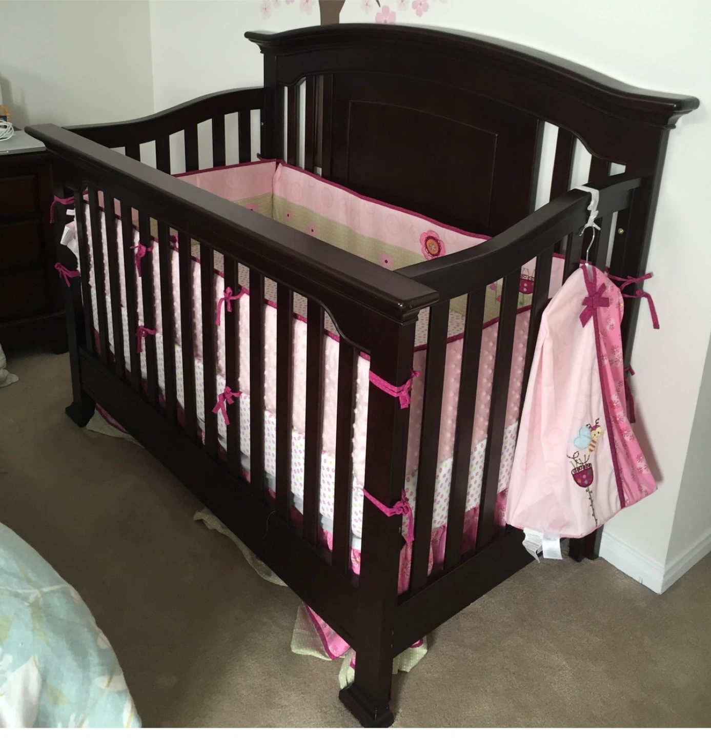 Baby Cache Windsor Crib - Model #8900