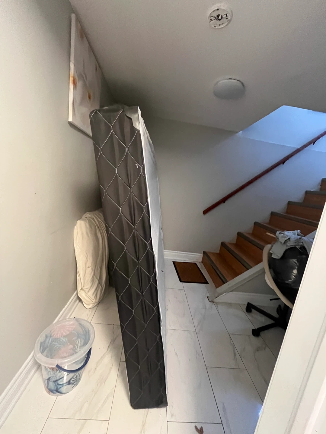 Queen size bed box