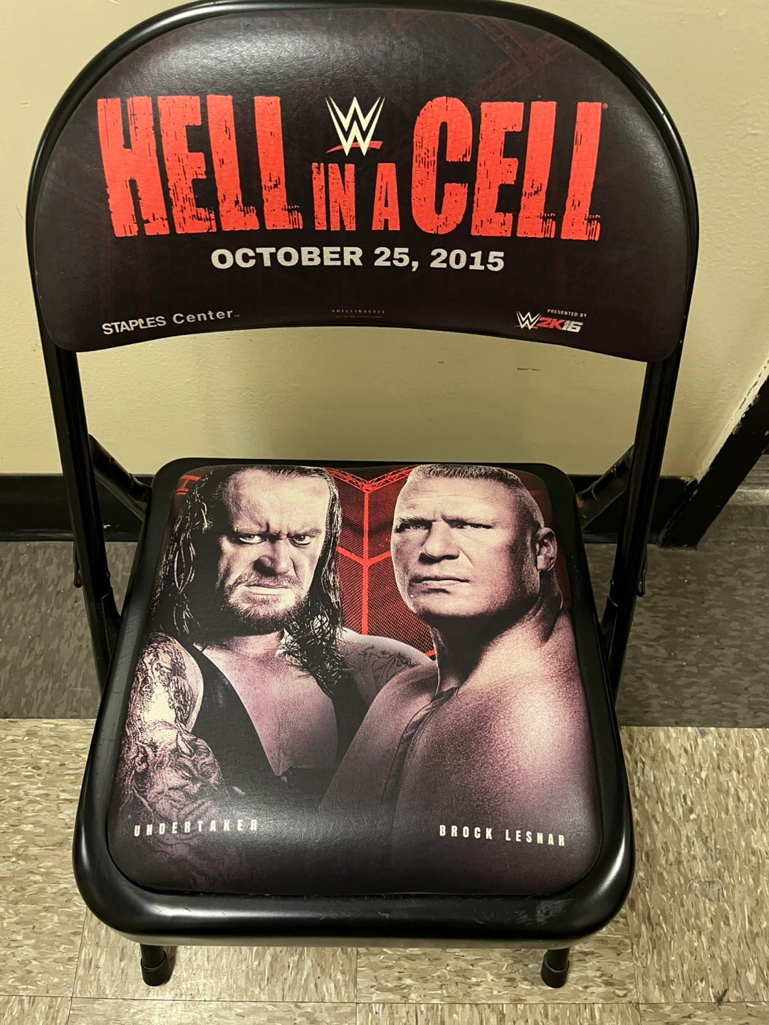 WWE Hell in a Cell 2015 Folding Chair Undertaker vs Brock Lesnar - photo 2