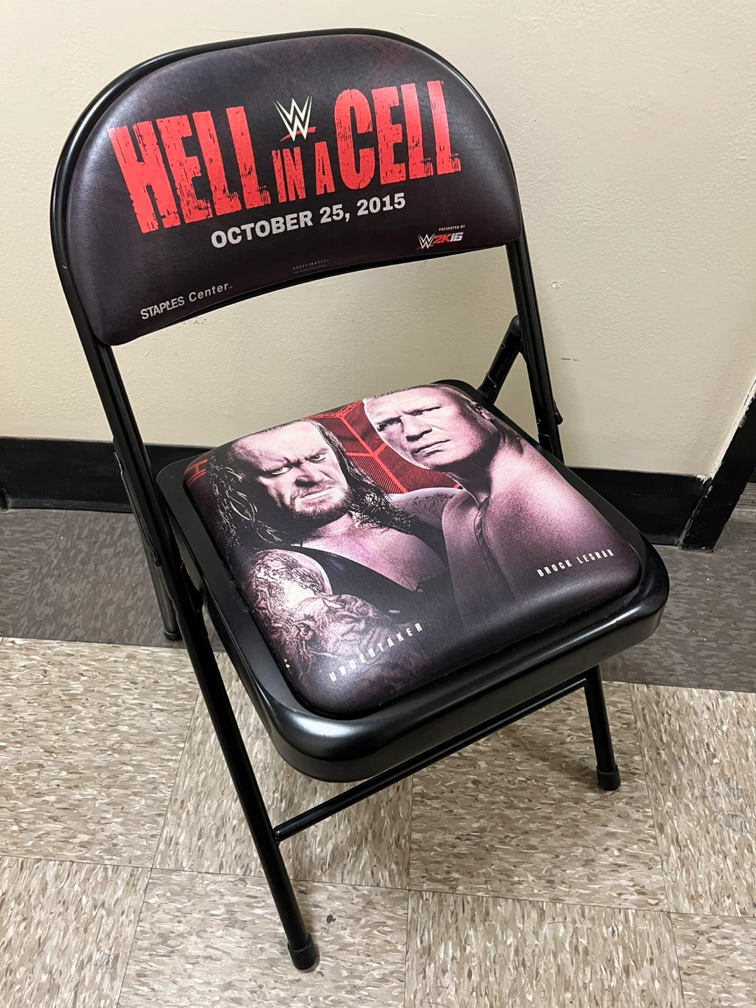 WWE Hell in a Cell 2015 Folding Chair Undertaker vs Brock Lesnar - photo 5