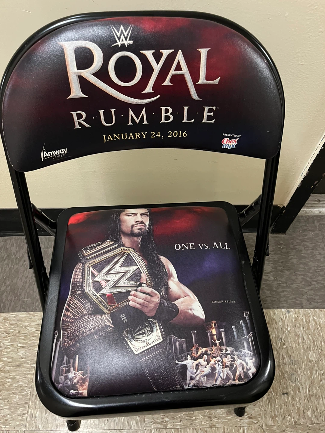WWE Royal Rumble 2016 Folding Chair Roman Reigns - photo 2