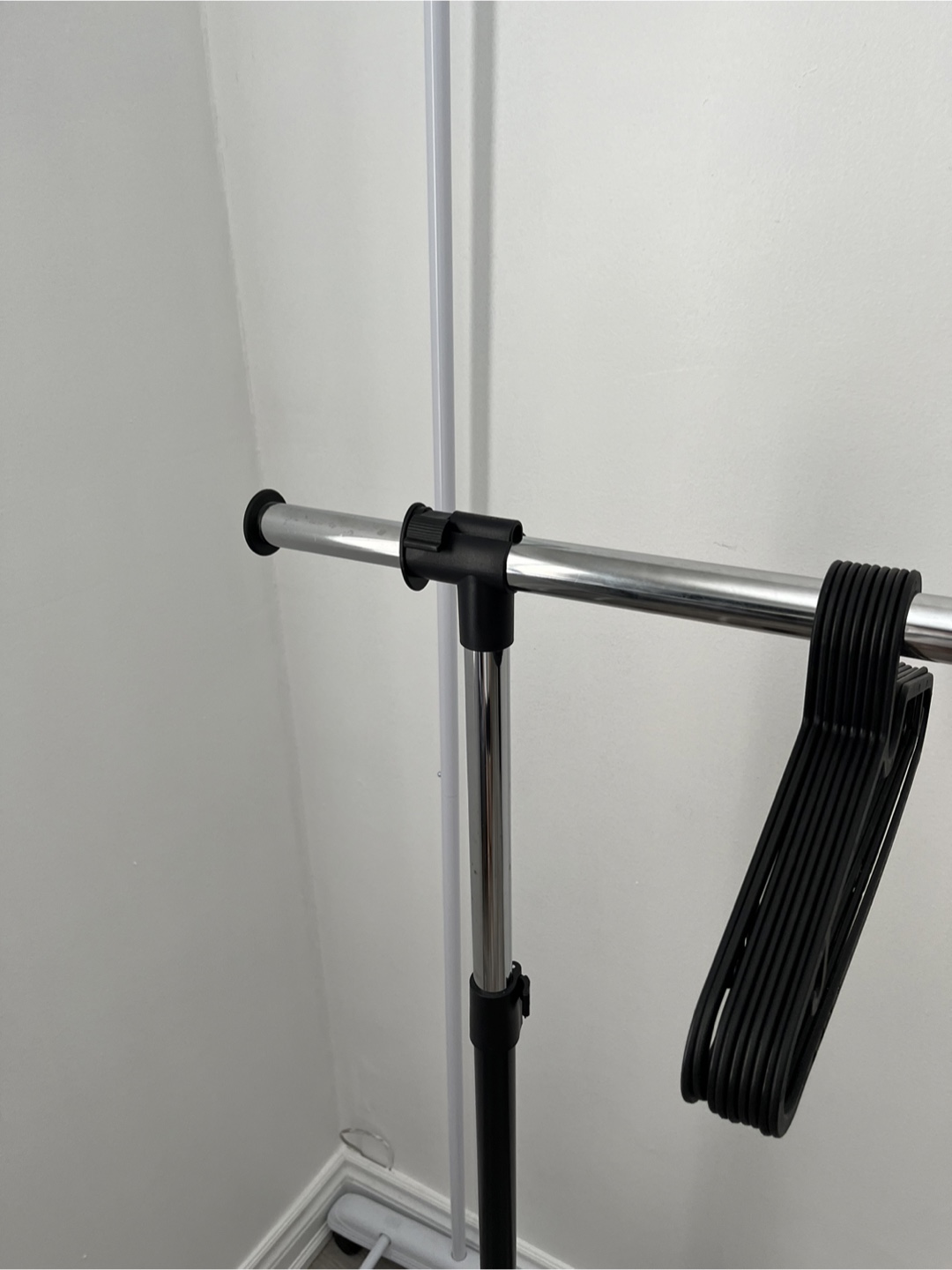 Clothes Racks, FREE hangers - photo 2