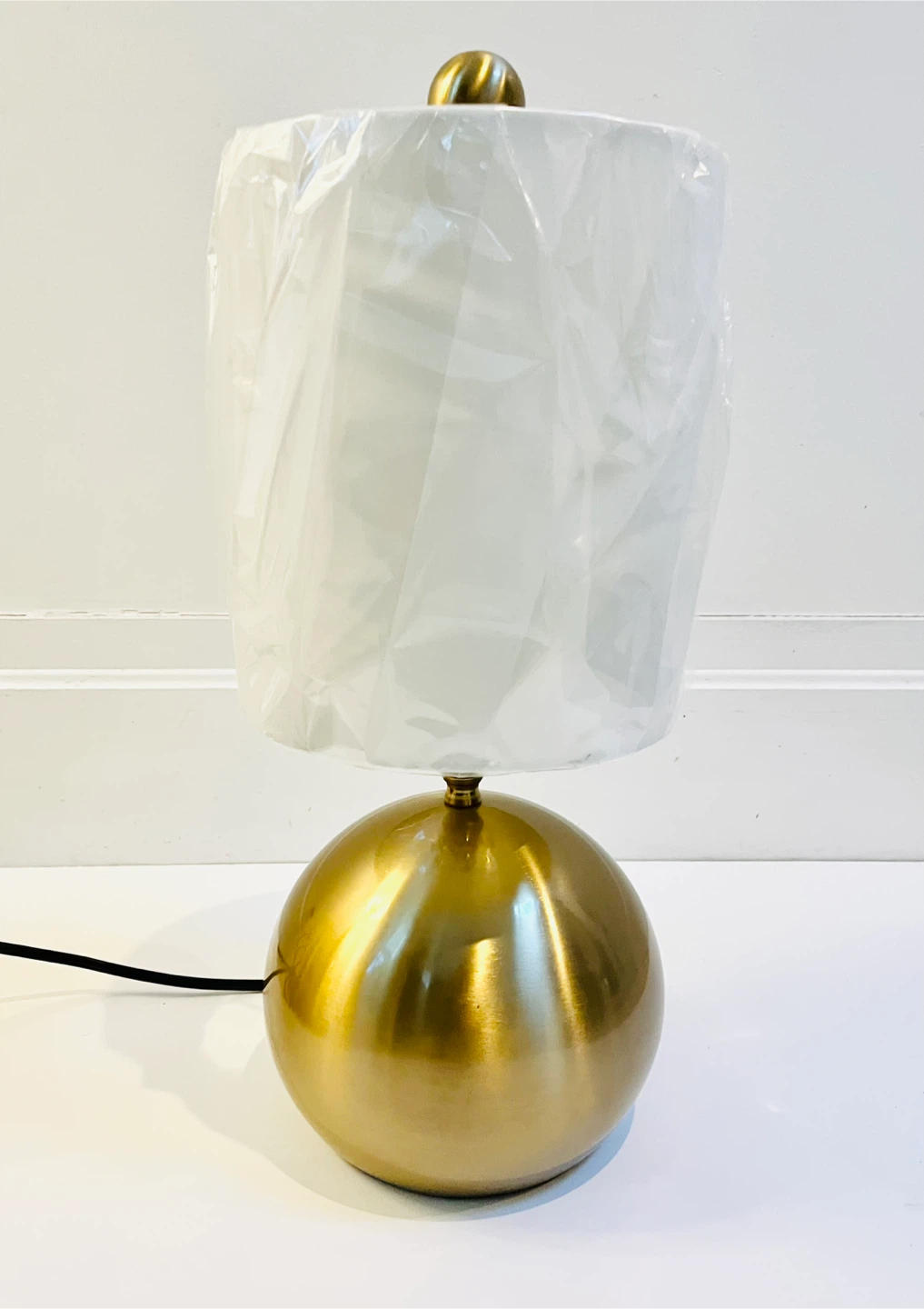 Classic beautiful brushed brass table lamp - photo 3