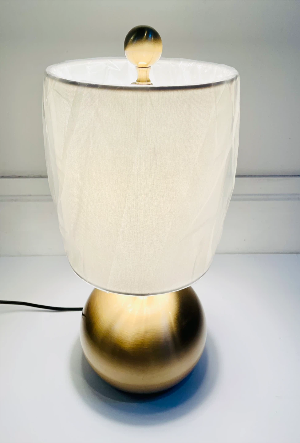 Classic beautiful brushed brass table lamp - photo 2