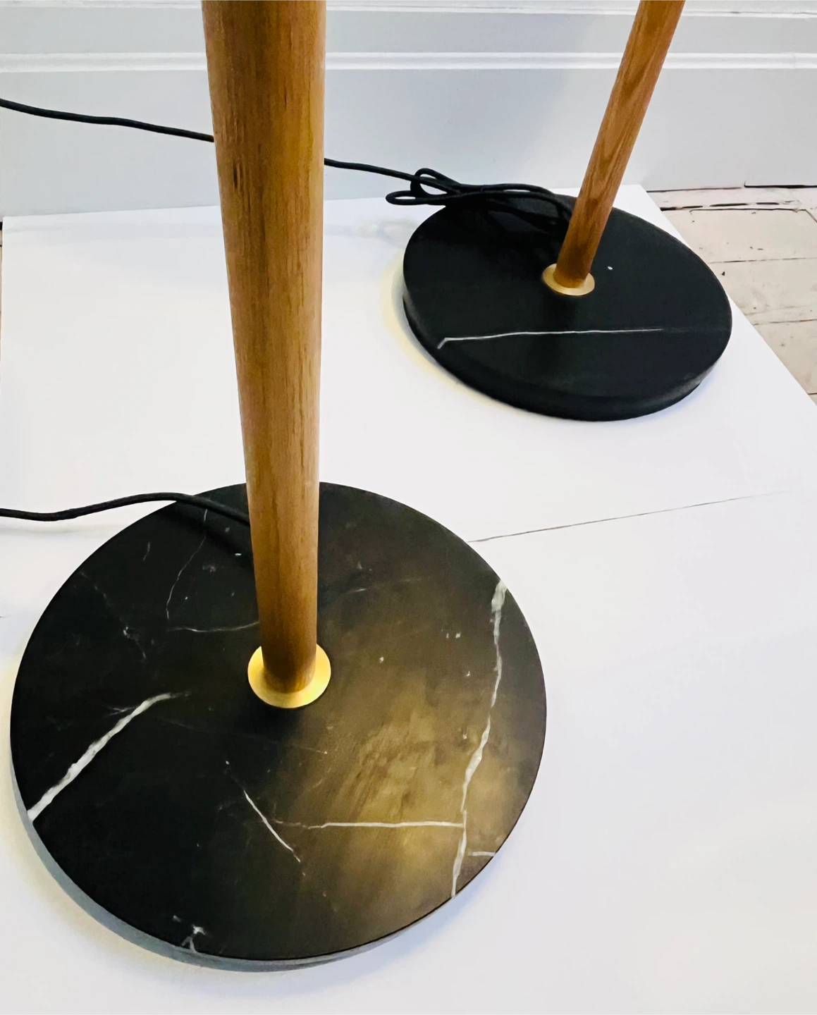 Gorgeous pair of modern floors lamps. - photo 3